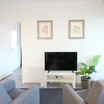 شقة Convenient For 4 تامبير